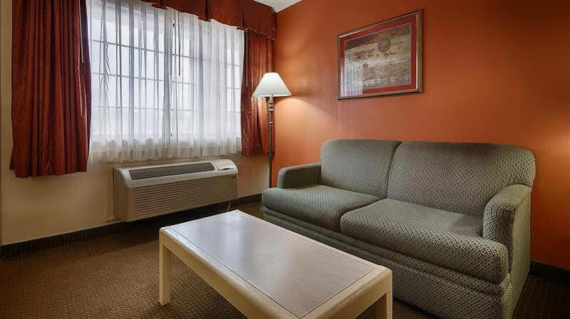 Best Western Airport Inn Pearl Esterno foto